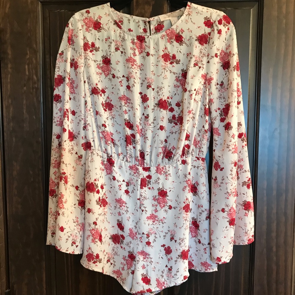 CHARLOTTE RUSSE floral romper